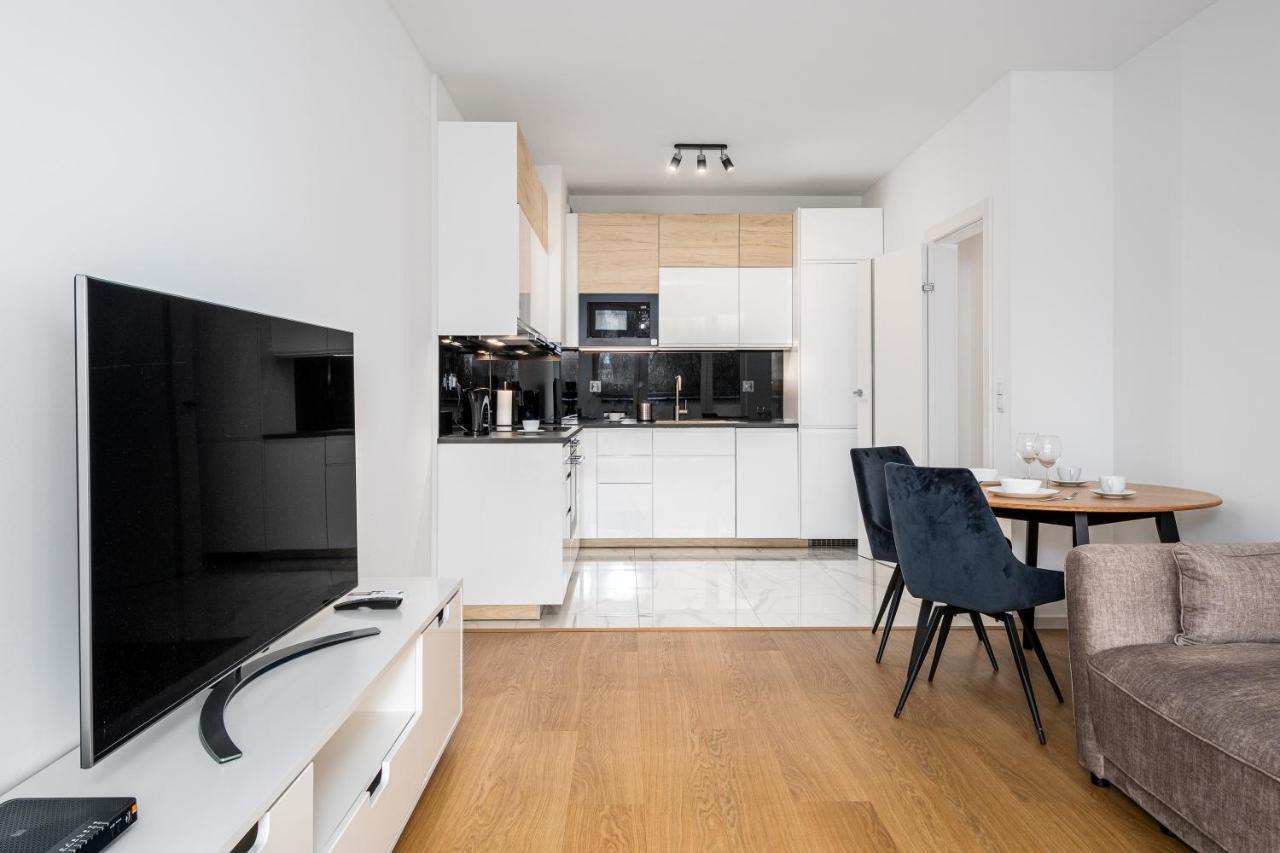 Warsaw Apartments 1 Sierpnia Street Εξωτερικό φωτογραφία