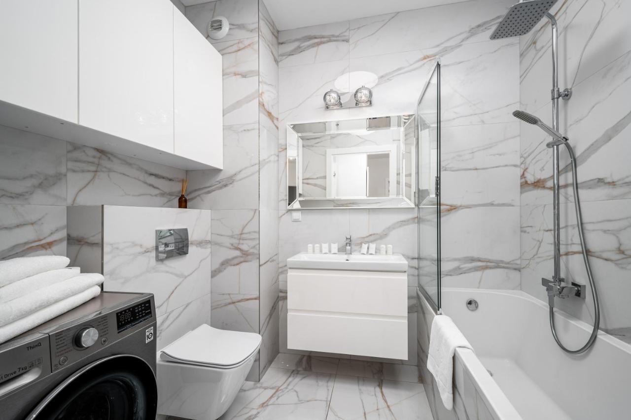 Warsaw Apartments 1 Sierpnia Street Εξωτερικό φωτογραφία