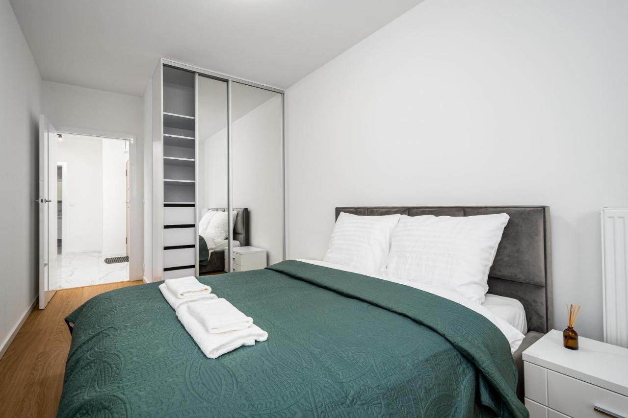 Warsaw Apartments 1 Sierpnia Street Εξωτερικό φωτογραφία