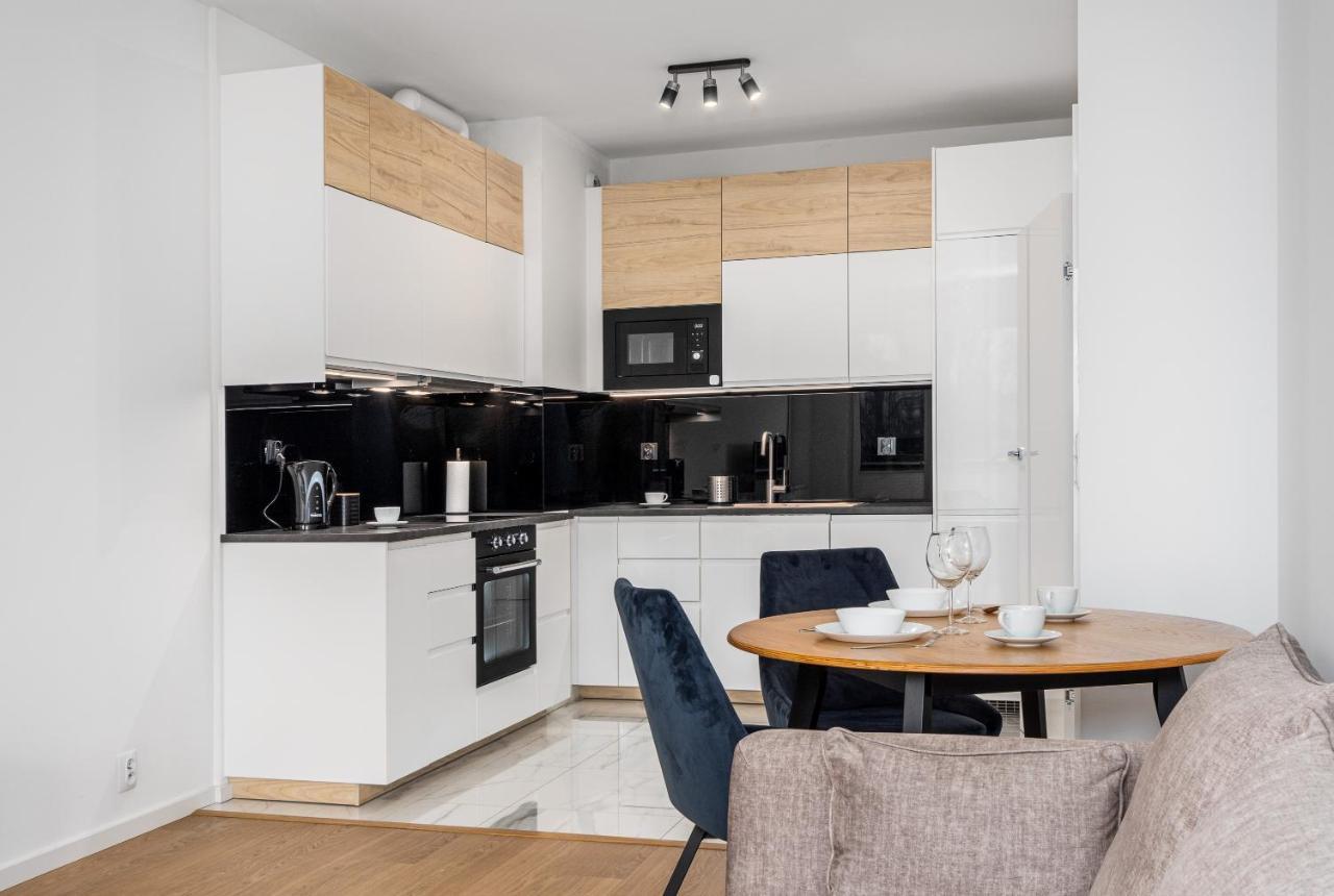 Warsaw Apartments 1 Sierpnia Street Εξωτερικό φωτογραφία